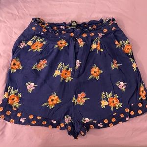 Forever 21 Floral shorts, size S